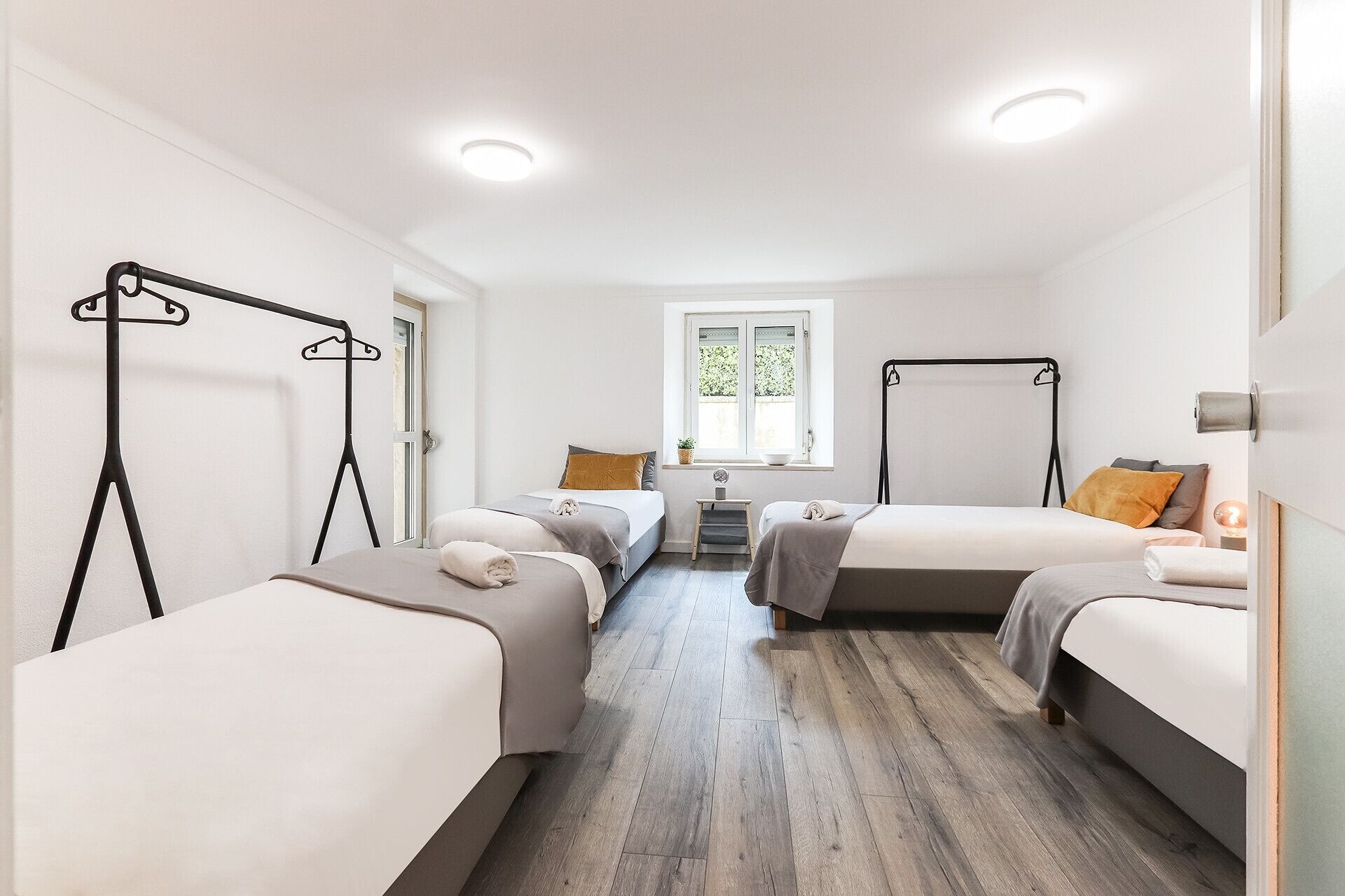 Deluxe Apartment, 2 Bedrooms | Laptop workspace, free WiFi