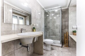 Deluxe-Apartment | Badezimmer