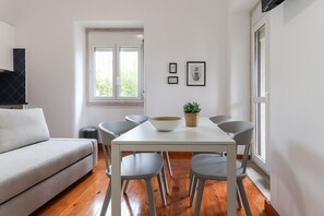 apartman | Laptophoz jól használható munkafelület és ingyenes wifi