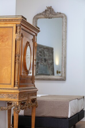 TV - Pries Homes - Center Beach (Málaga)