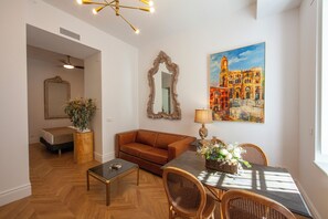 TV - Pries Homes - Center Beach (Málaga)