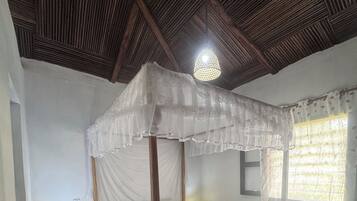 3 bedrooms, bed sheets