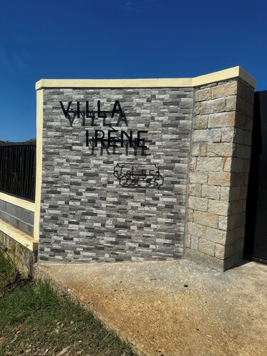 CHARMING VILLA WITH GARDEN AND HOUSE STAFF IN NOSY BÉ, CLOSE TO THE BEACHES