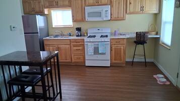 Micro-ondes, four, plaque de cuisson