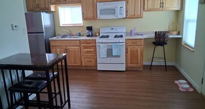 Cute and Cozy 1-bedroom cottage in Two Rivers