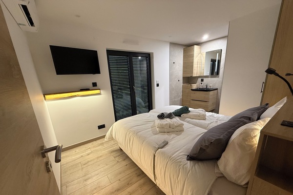 4 slaapkamers, reisbedje, wifi, beddengoed