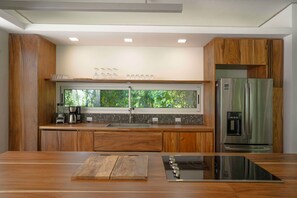 Casa familiar, balcón, vista a la montaña | Cocina privada | Licuadora y artículos de limpieza 