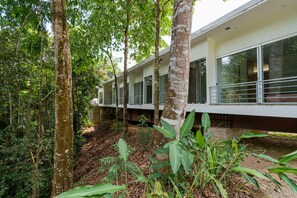 Front of property - Casa Bromelia (Savegre)