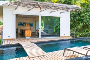 Outdoor pool - Casa Bromelia (Savegre)