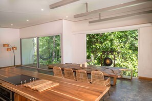 Maison Familiale, balcon, vue montagne | Cuisine privée | Blender, nécessaire de nettoyage