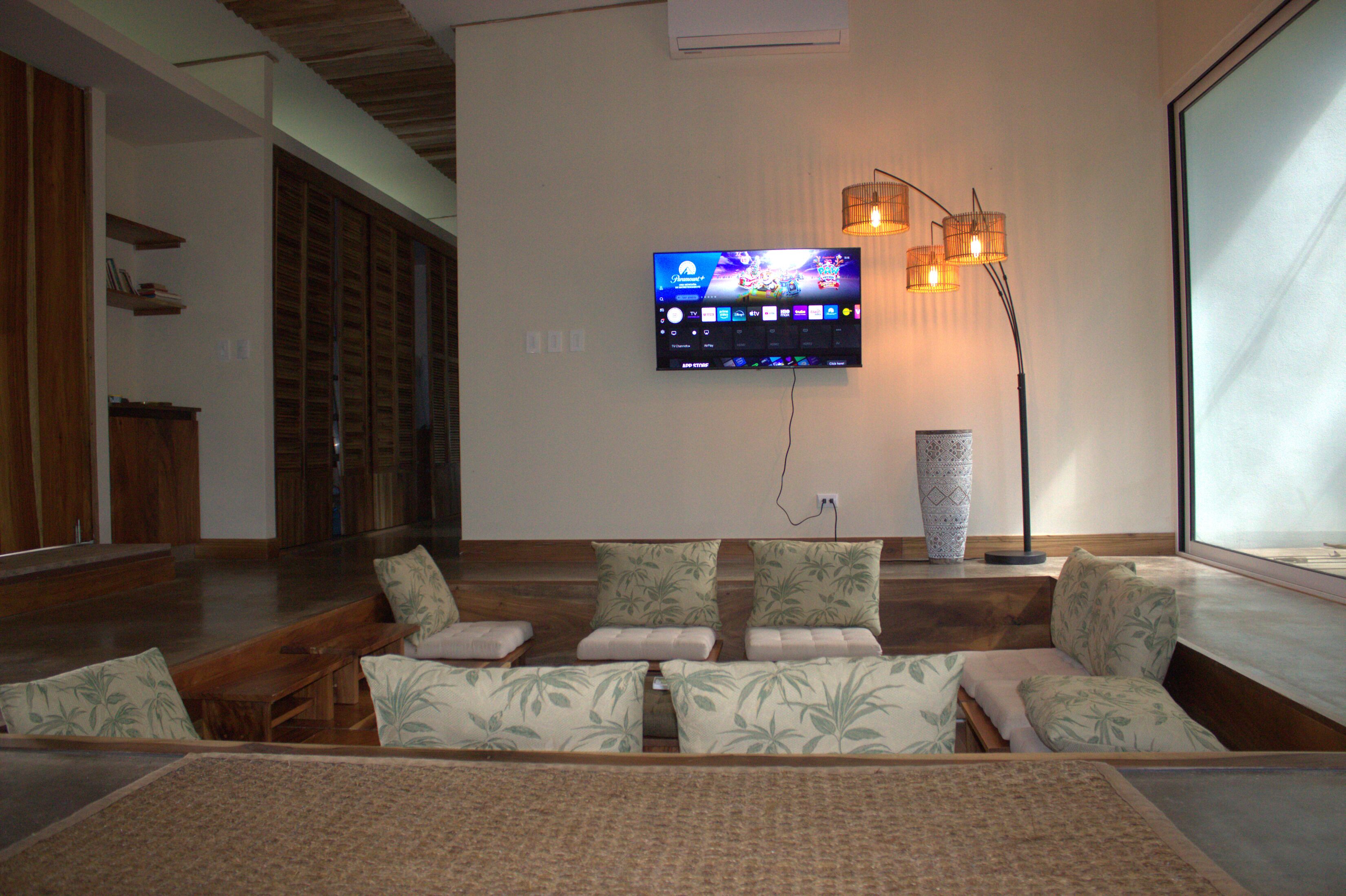 Family House, Balcony, Mountain View | Living area