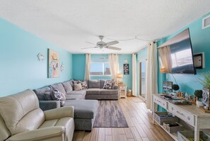 TV - PCB Corner Condo with Endless Views. Book today! (Panama City Beach)