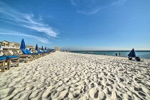 On the beach - PCB Corner Condo with Endless Views. Book today! (Panama City Beach)