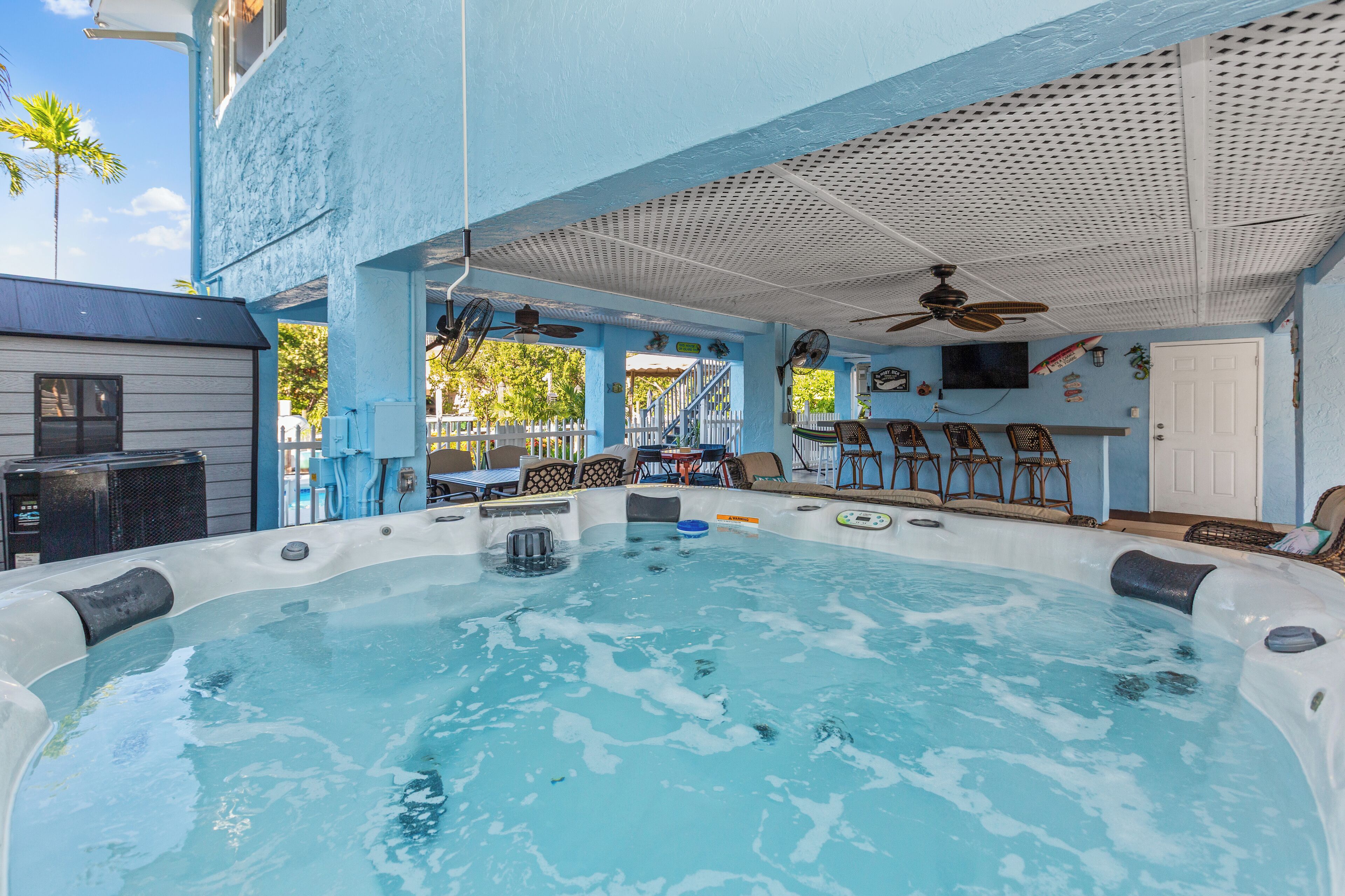 Tina de hidromasaje al aire libre