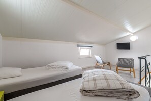 1 slaapkamer, een strijkplank/strijkijzer, wifi, beddengoed