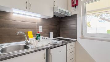 Fridge, microwave, stovetop, electric kettle