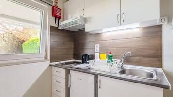 Fridge, microwave, stovetop, electric kettle