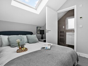 8 bedrooms, individually decorated, individually furnished, free WiFi - Huxham View and Annex (Exeter)