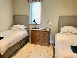 2 slaapkamers, een strijkplank/strijkijzer, wifi, beddengoed