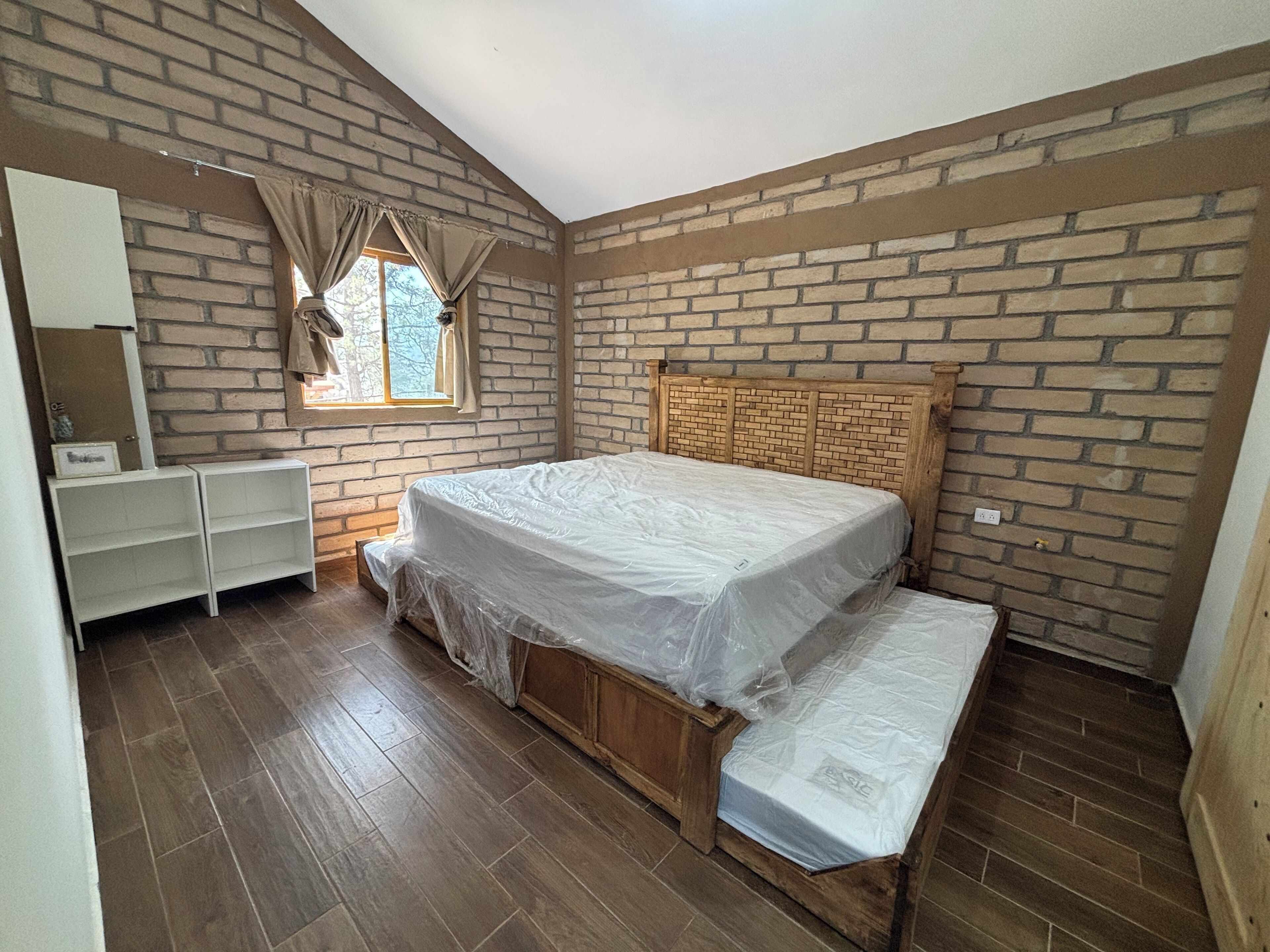 3 bedrooms, bed sheets