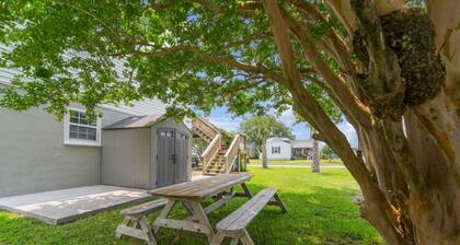 Turtle Cove | Central MHC· Deck· Pet Friendly· 3BR