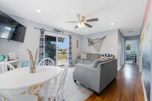 Turtle Cove | Central MHC· Deck· Pet Friendly· 3BR