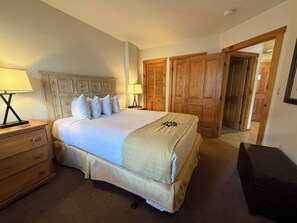 Iron/ironing board, travel cot, WiFi, bed sheets