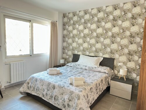 A Room with private bathroom; Sweet Home Fleming