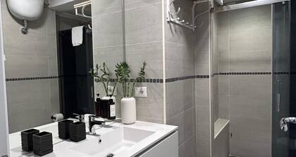 A Room with private bathroom; Sweet Home Fleming