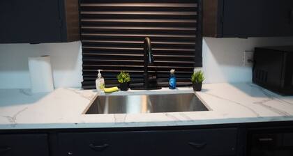 3-bedroom house in cool Austin with Cowboy pool