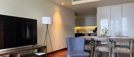 Luxury Apartment, City View | Living area