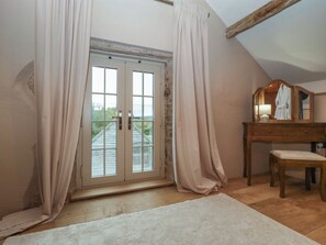 Interior - The Cow Shed (Ross-on-Wye)