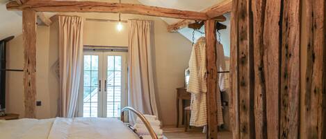 1 bedroom, individually decorated, individually furnished, free WiFi