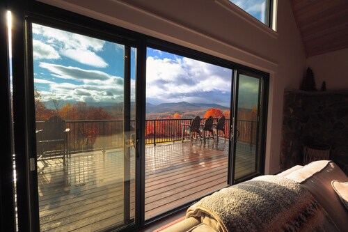 Mountain Escape - Views • Firepit • Near Sugarloaf