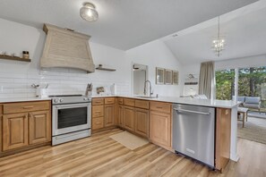 冰箱、炉灶、洗碗机