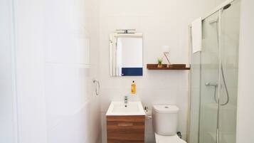 Habitación doble, baño privado | Baño