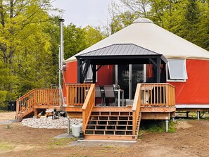 Exterior - Yurtopia on the Lake (Lanark Highlands)