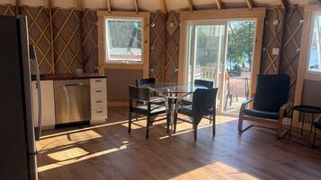 المنشأة من الداخل