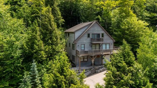 The Lookout - Trailside Family Ski House at Attitash - Epic Mountain Views
