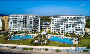 Exterior - Azure Aruba-3BR Resort Style Villa by Eagle Beach (Oranjestad)