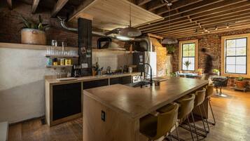 冰箱、微波炉、烤箱、炉灶