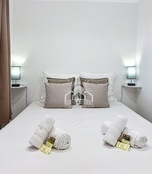 1 bedroom, iron/ironing board, WiFi, bed sheets - THE LAVENDER NEST II For 3 By Sunset (Valbonne)