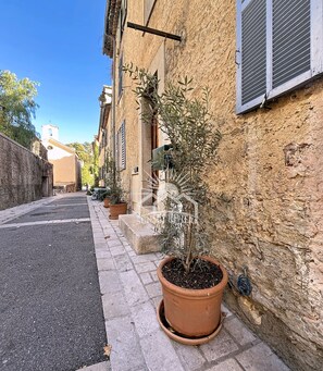 Exterior detail - THE LAVENDER NEST II For 3 By Sunset (Valbonne)