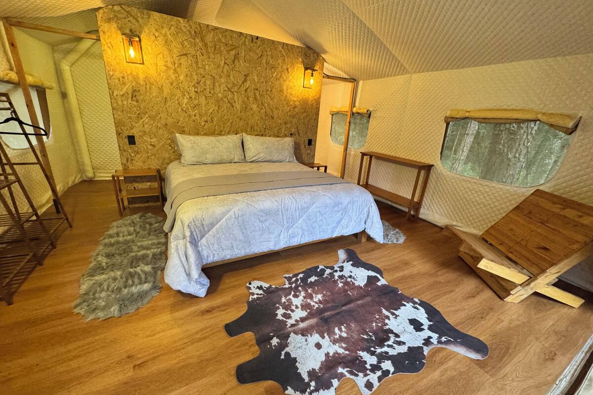Deluxe Cabin, Mountain View