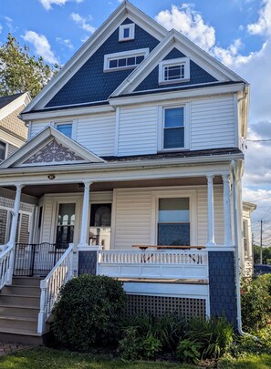 Exterior - Stay in the Heart of Batavia- 4BR Victorian Home (Batavia)