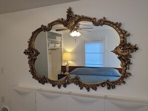 Interior - Stay in the Heart of Batavia- 4BR Victorian Home (Batavia)