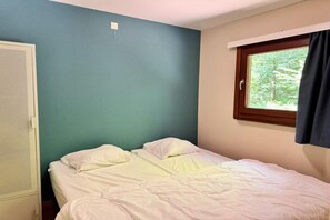 2 多间卧室、免费 WiFi