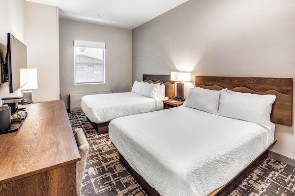 Kamar Standar, 2 Tempat Tidur Queen | Meja kerja, setrika/meja setrika, dan Wi-Fi gratis