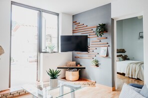 2 habitaciones, tabla de planchar con plancha, wifi y ropa de cama