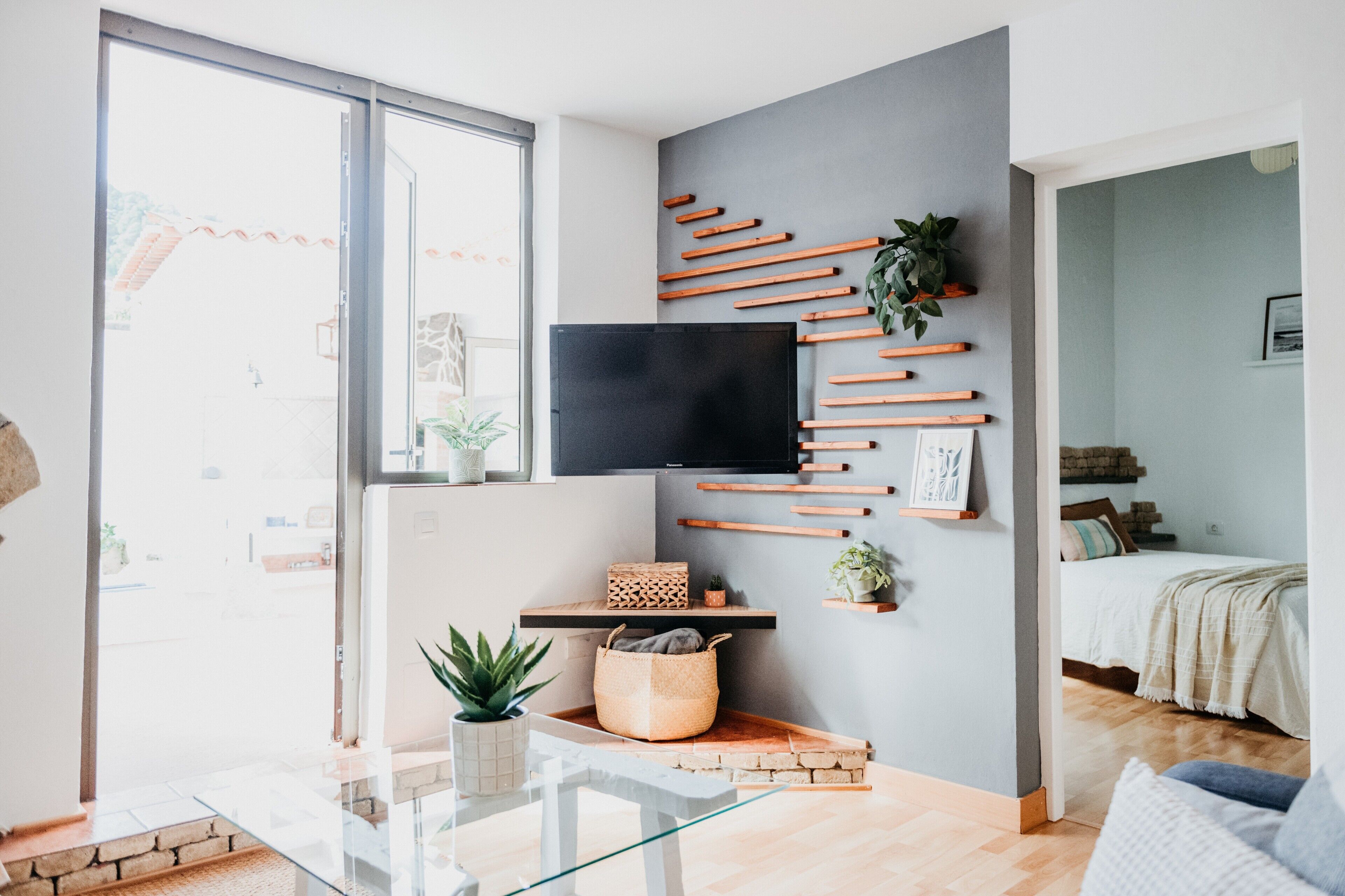 2 habitaciones, escritorio, tabla de planchar con plancha y wifi 